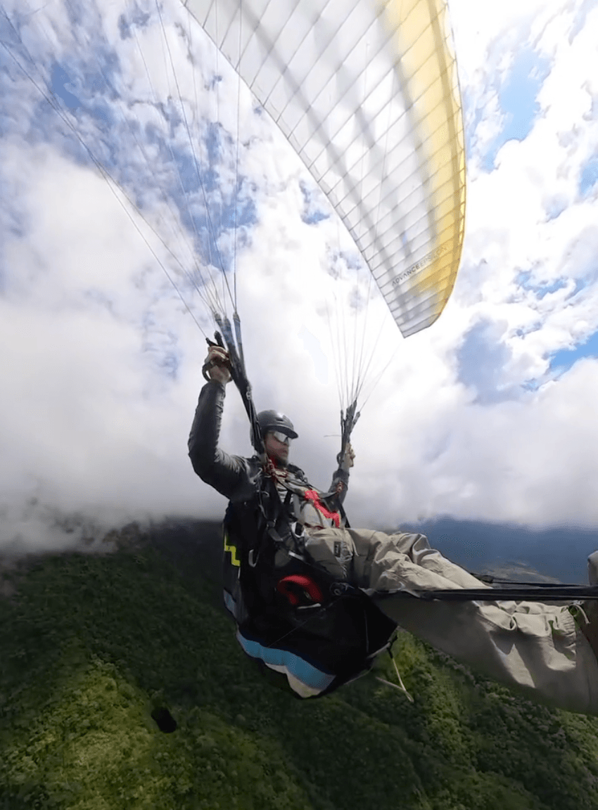 Parapente en las montañas de Antioquia